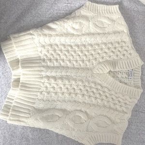 Selling this small cute and warm short-sleeved white sweater from Shekou